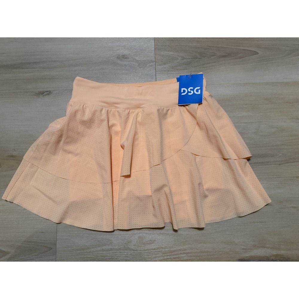 DSG Girls Mid Rise Performance Skort Peach Medium Perforated Ruffle‎ Youth Flaw